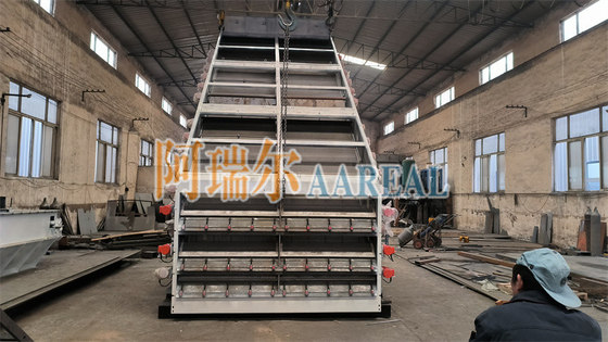 Grande capacité 1 ~ 4 ponts 30 ~ 50 TPH tamis vibrant à écran à haute fréquence pour une classification précise du carbonate de calcium avec moteurs déséquilibrés pour le nettoyage des mailles